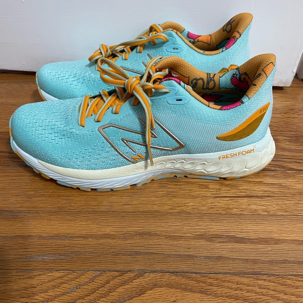 Women’s New Balance 880 Fresh Foam Running Shoes 8.5 - WORN ONCE!